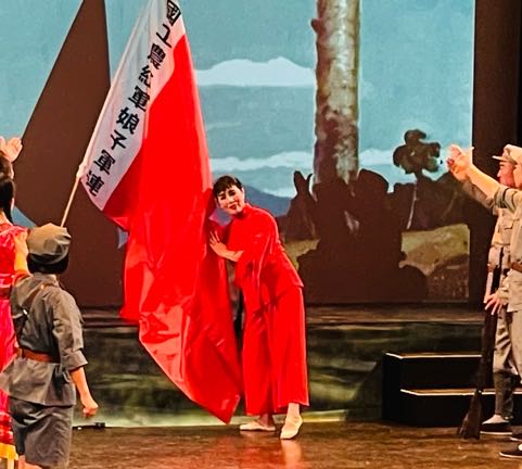  加拿大红海京剧团现代京剧 《红色娘子军》演出获得巨大成功