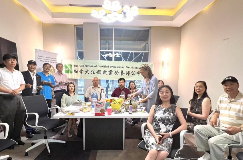  烹饪缓解孤独：制作彩虹沙拉与老年抗衰老/Cooking Alleviates Loneliness: Making Rainbow Salad and Anti-Aging for Seniors